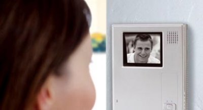 سیستم درب بازکن و intercom چیست؟